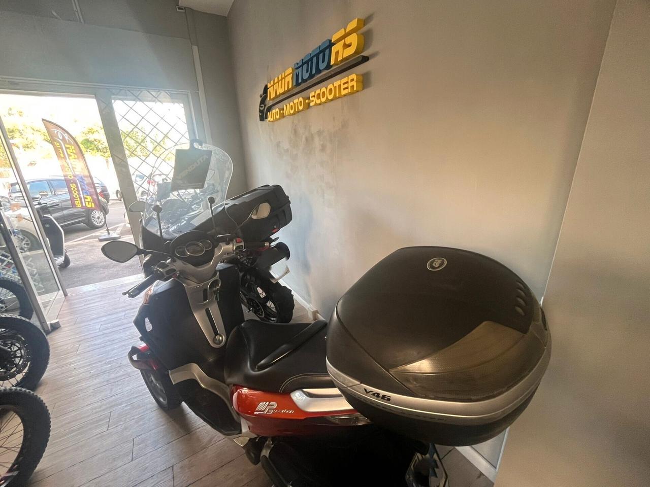 PIAGGIO MP3 300