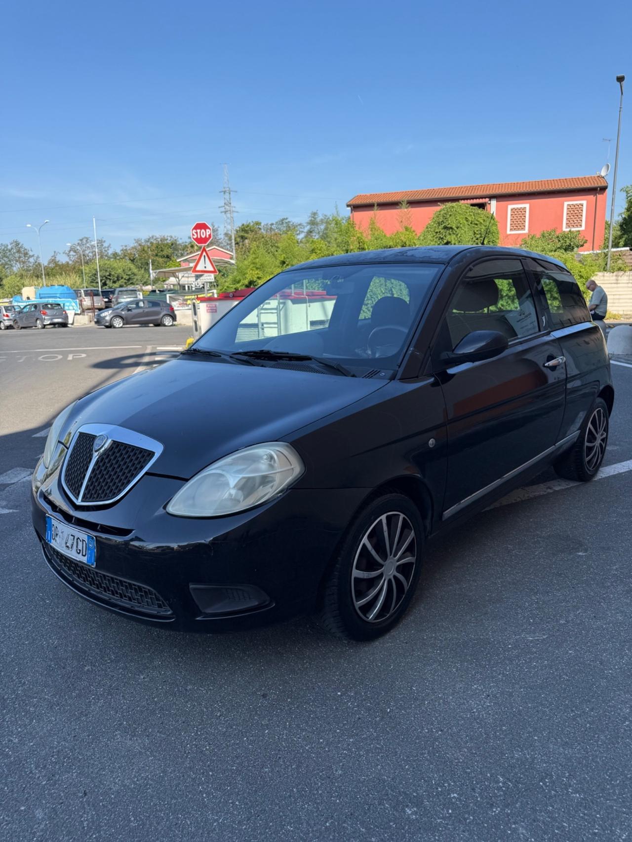 Lancia Ypsilon 1.2 Modamilano