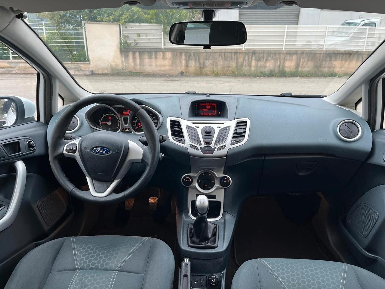 Ford Fiesta 1.4 TDCi 68CV 5 porte Titanium
