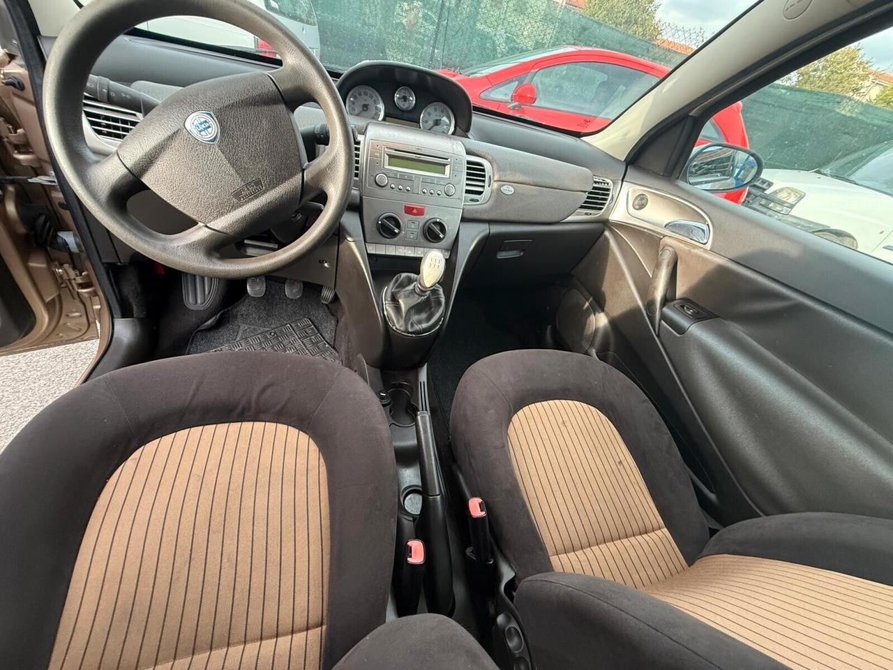 Lancia Ypsilon 1.4 Argento