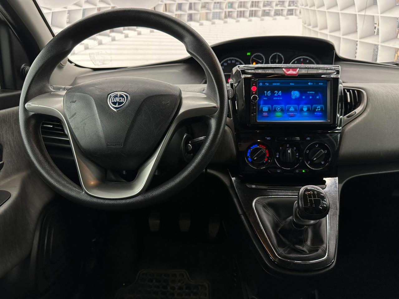 Lancia Ypsilon 1.2 69cv KM CERTIFICATI-NEOPATENTANTI-PERMUTE