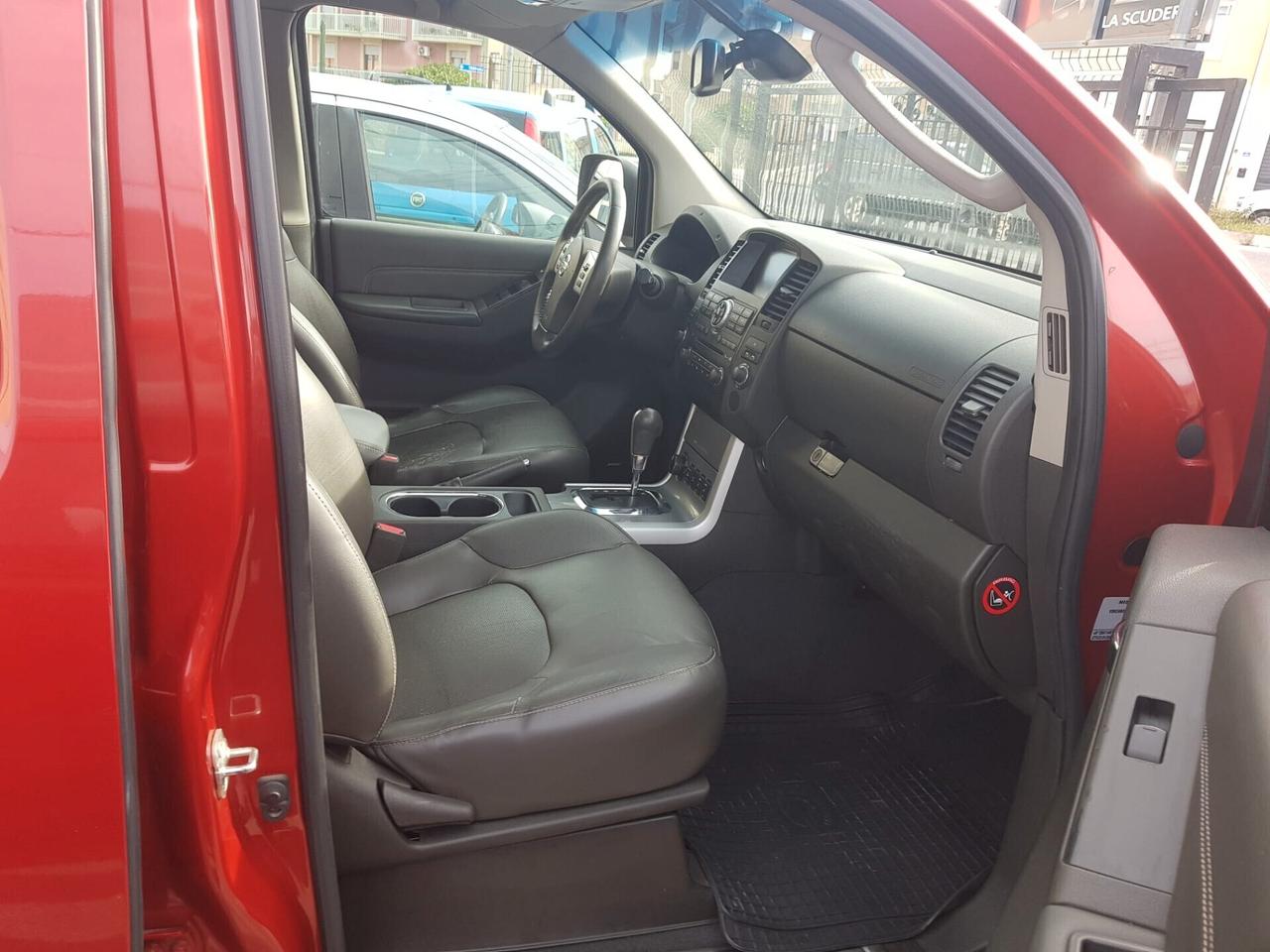 Nissan Navara 3.0 dCi 4 porte Double Cab LE V6