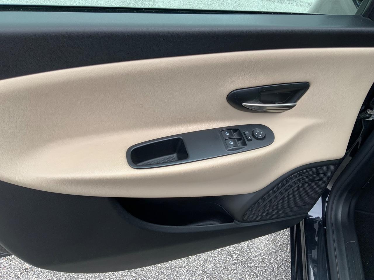 Lancia Ypsilon 1.3 MJT 16V 95 CV 5 porte S&S Gold