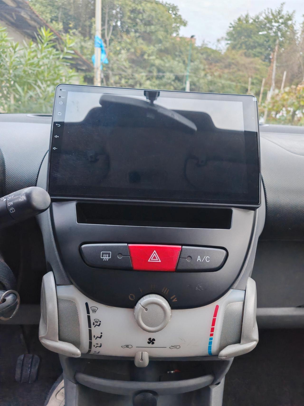 Toyota Aygo GPL E TABLET CARPLAY