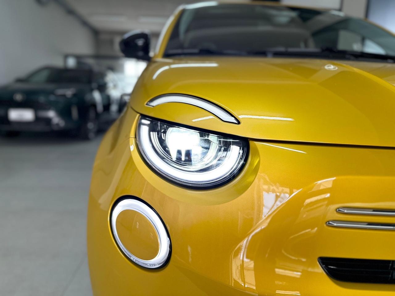 Fiat 500 Berlina Hybrid Icon