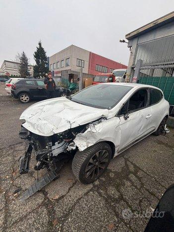 Renault Clio TCe 90 CV 5 Porte Techno - 2023