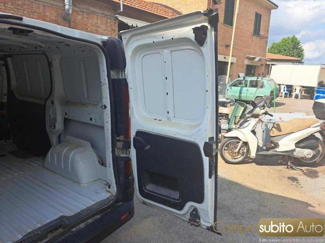 RENAULT Trafic T27 1.6 dCi 120CV + 22% IVA
