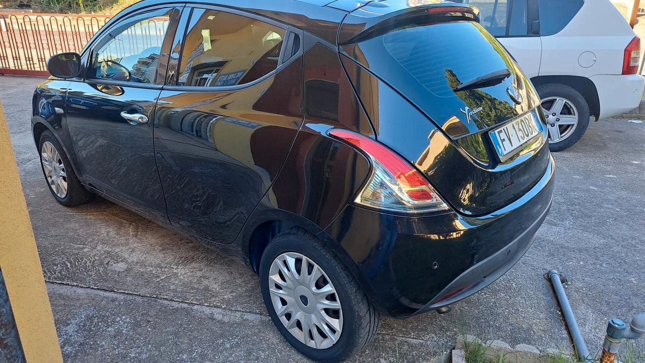 Lancia Ypsilon 1.3 MJT 16V 95 CV 5 porte S&S Silver