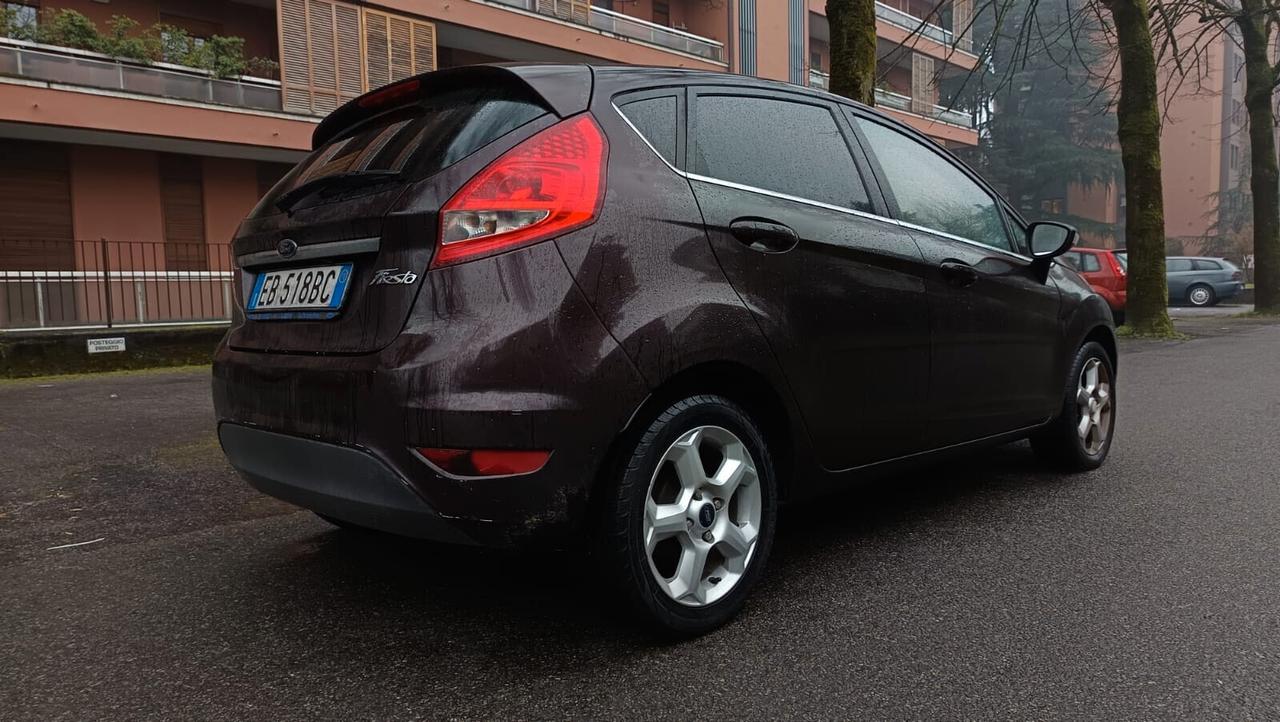 Ford Fiesta 1.4 5 porte Bz.- GPL Titanium