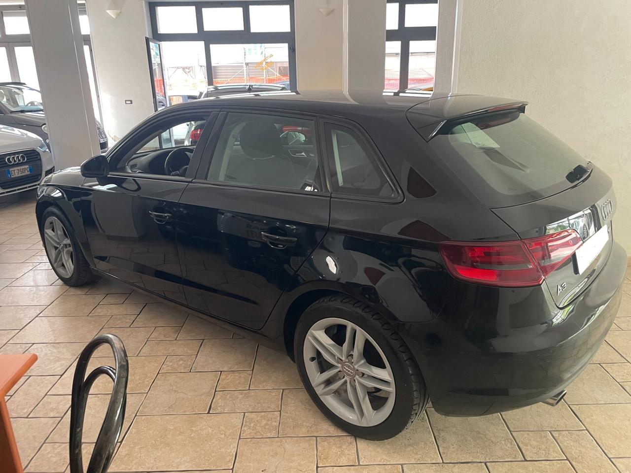 Audi A3 1.6 TDI ultra Attraction finanziabile