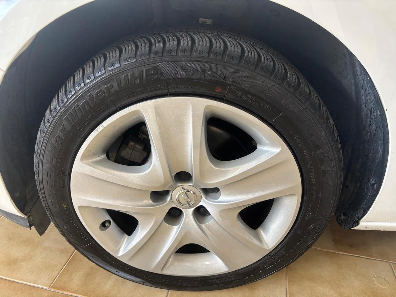 OPEL ASTRA ANNO 2014 DS 1.6 ADATTA NEOPATENTATI KM 166 MILA