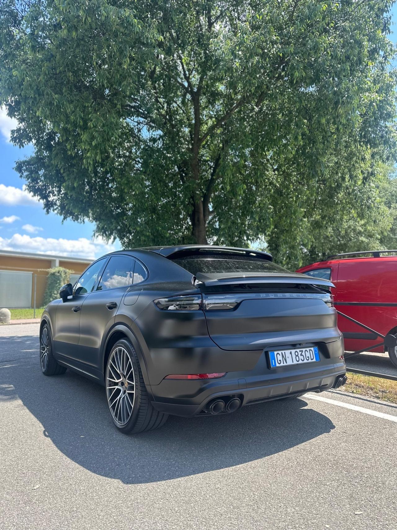 Porsche Cayenne Coupé 3.0 V6 E-Hybrid Platinum Edition