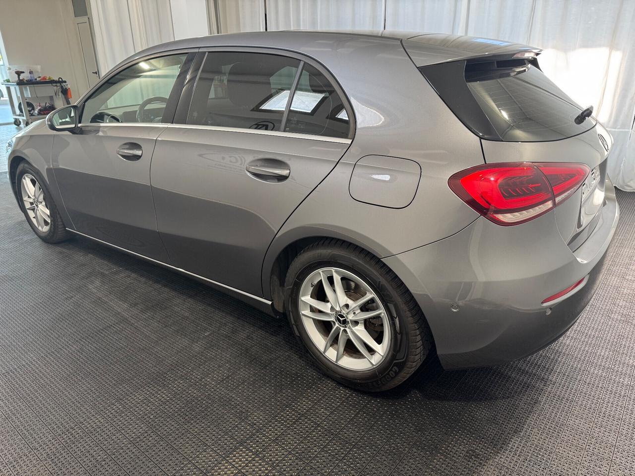 Mercedes-benz A 180d Automatic Business