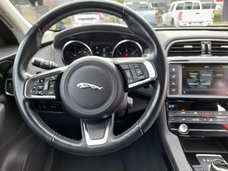 Jaguar F-Pace F-Pace 2.0 D 180 CV aut. Portfolio