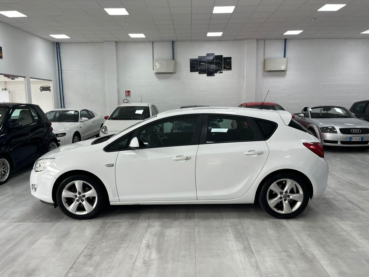 Opel Astra 5p 1.4 100cv