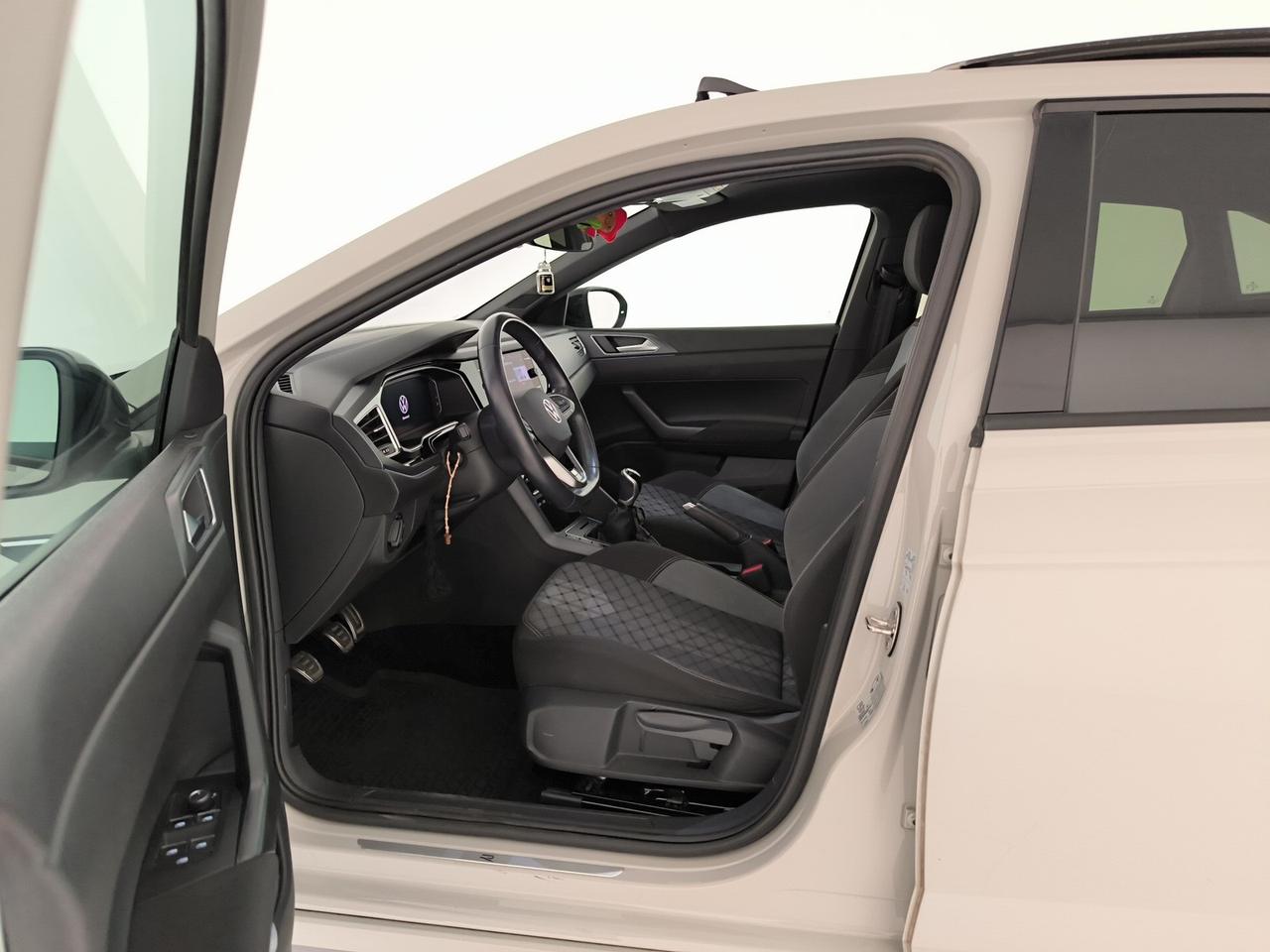Volkswagen Taigo 1.0 tsi r-line 110cv