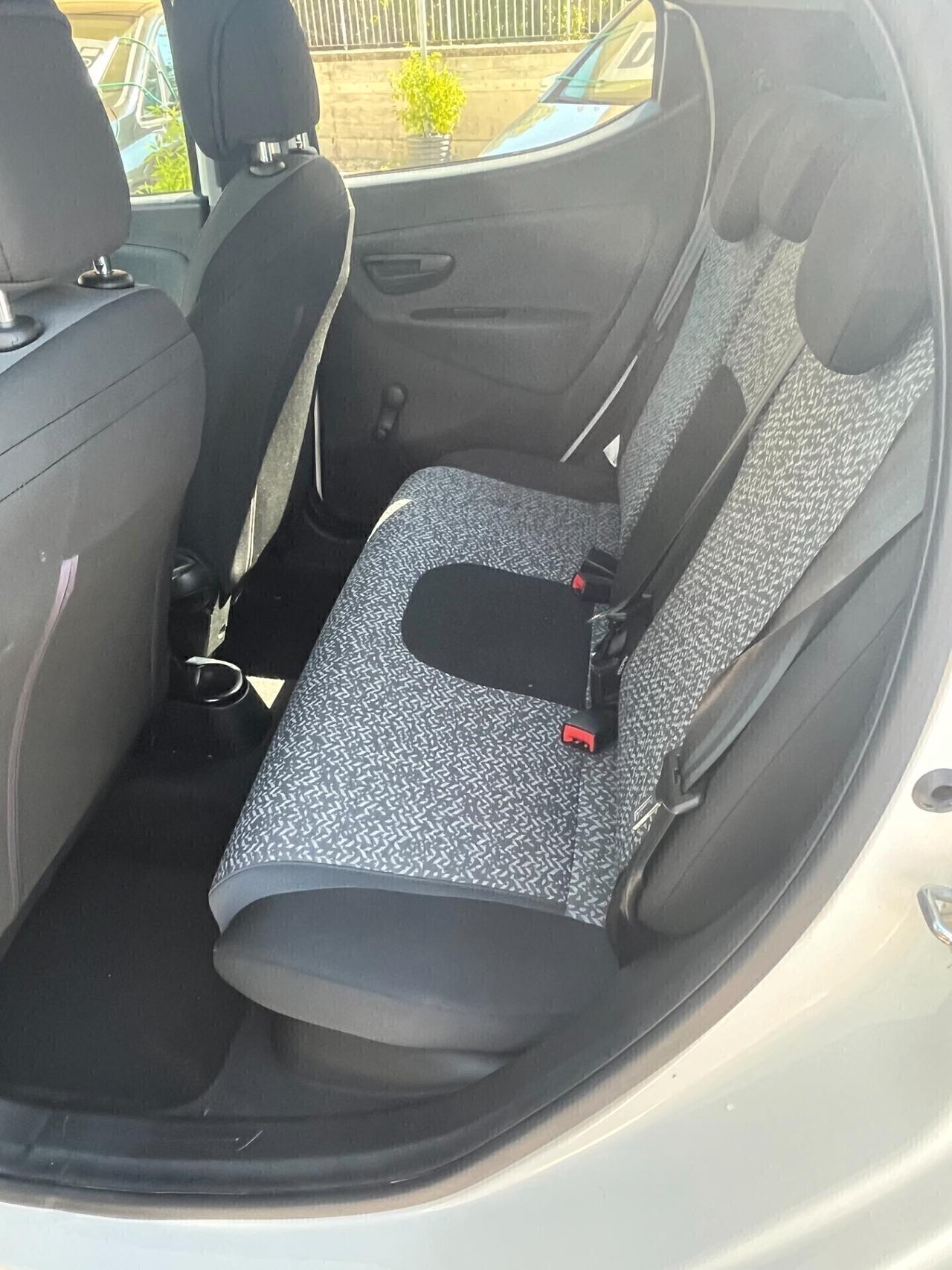 Lancia Ypsilon 1.0 IBRIDA/BENZINA 12348 KM CERTIFICATI UNICO POROPRIETARIO