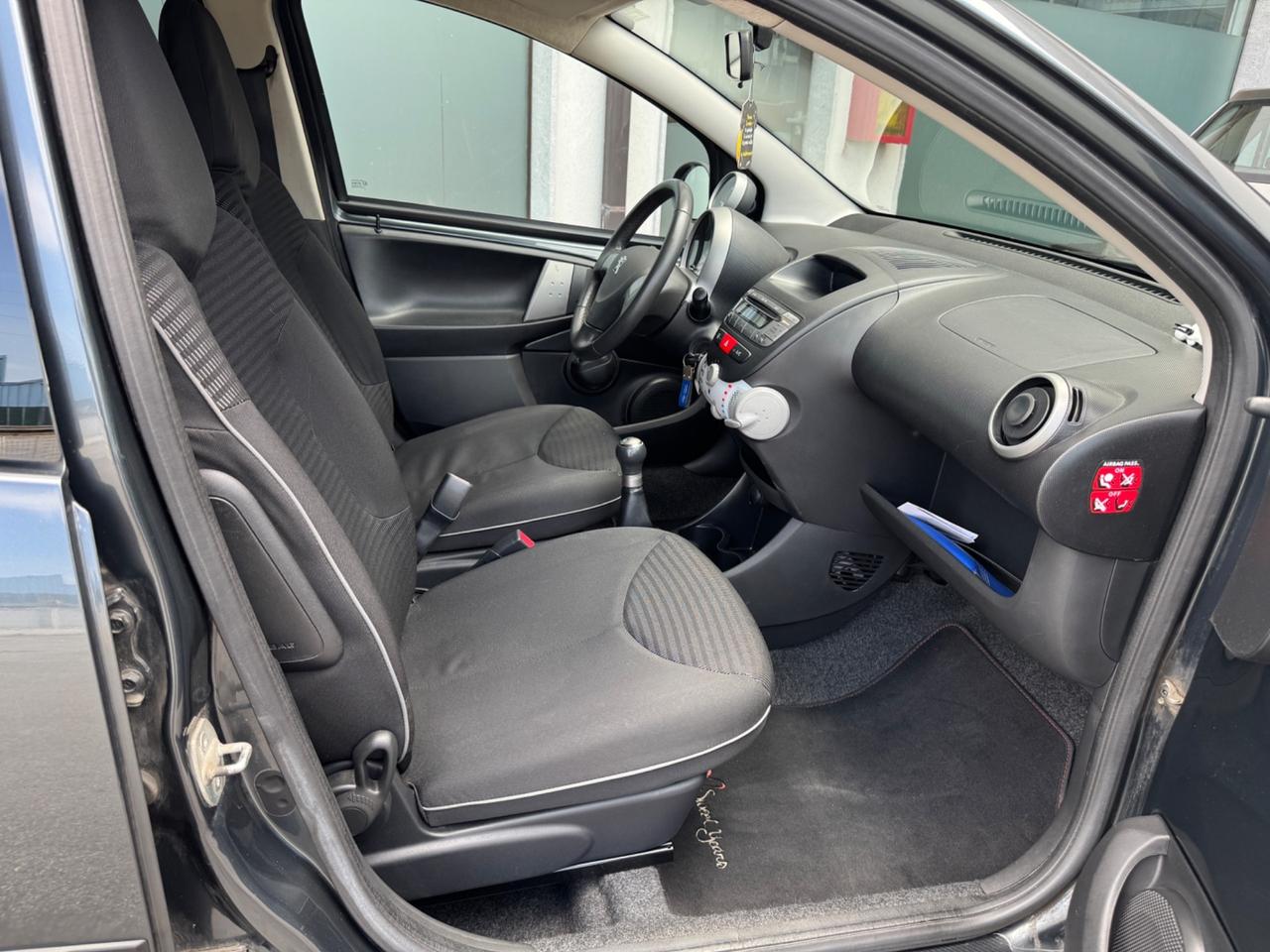 Peugeot 107 1.0 68CV 5p. 2012