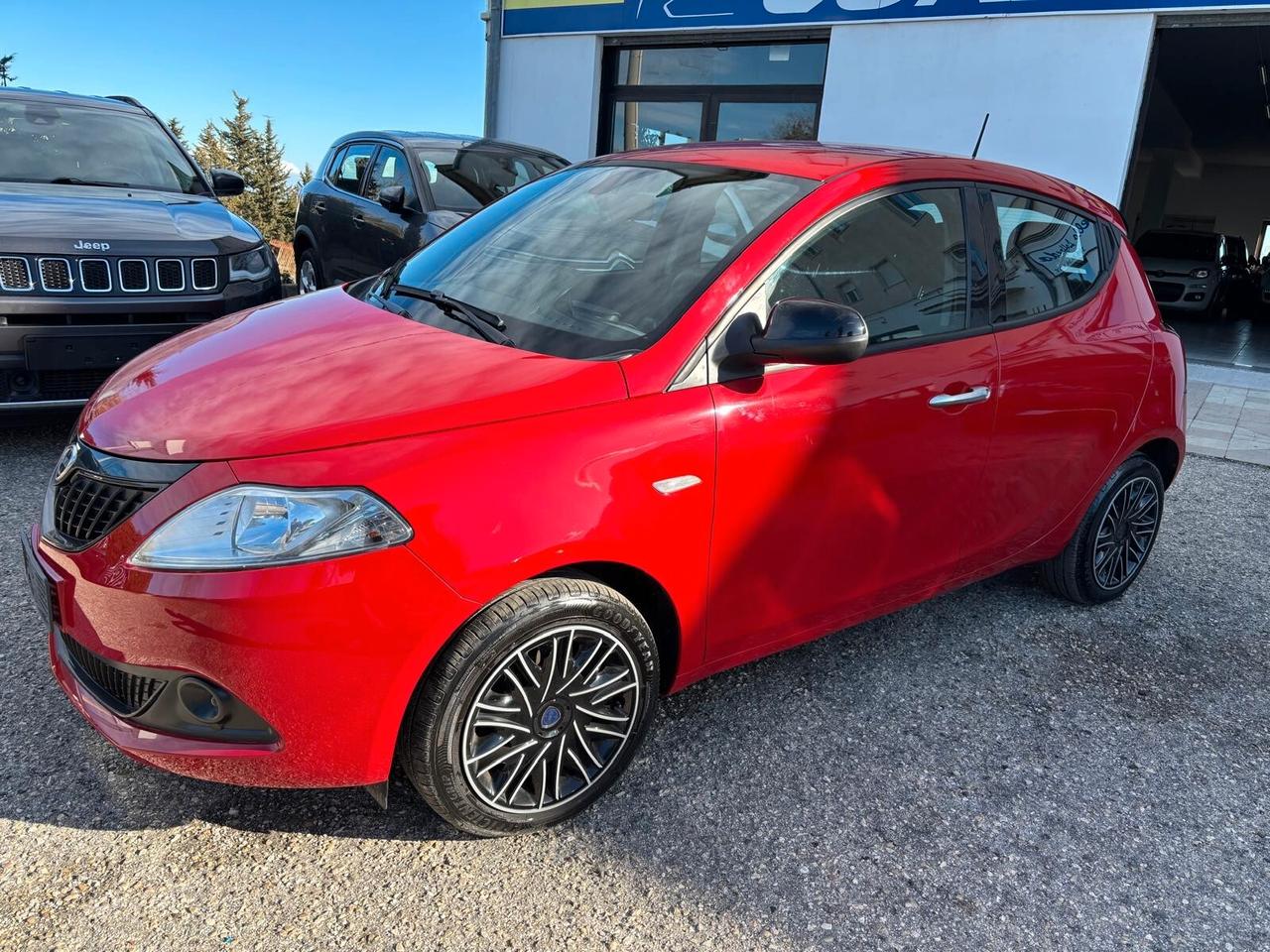 Lancia Ypsilon 1.0 FireFly 5 porte S&S Hybrid Silver Plus