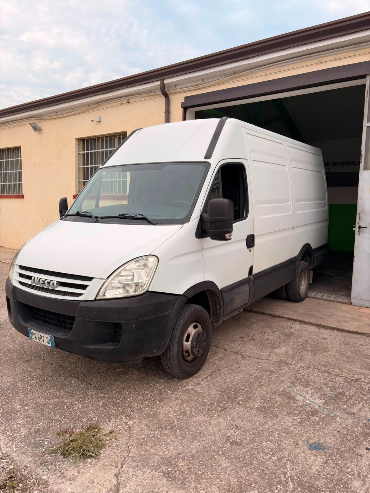 IVECO DAILY 2.3 35/E4 -2009