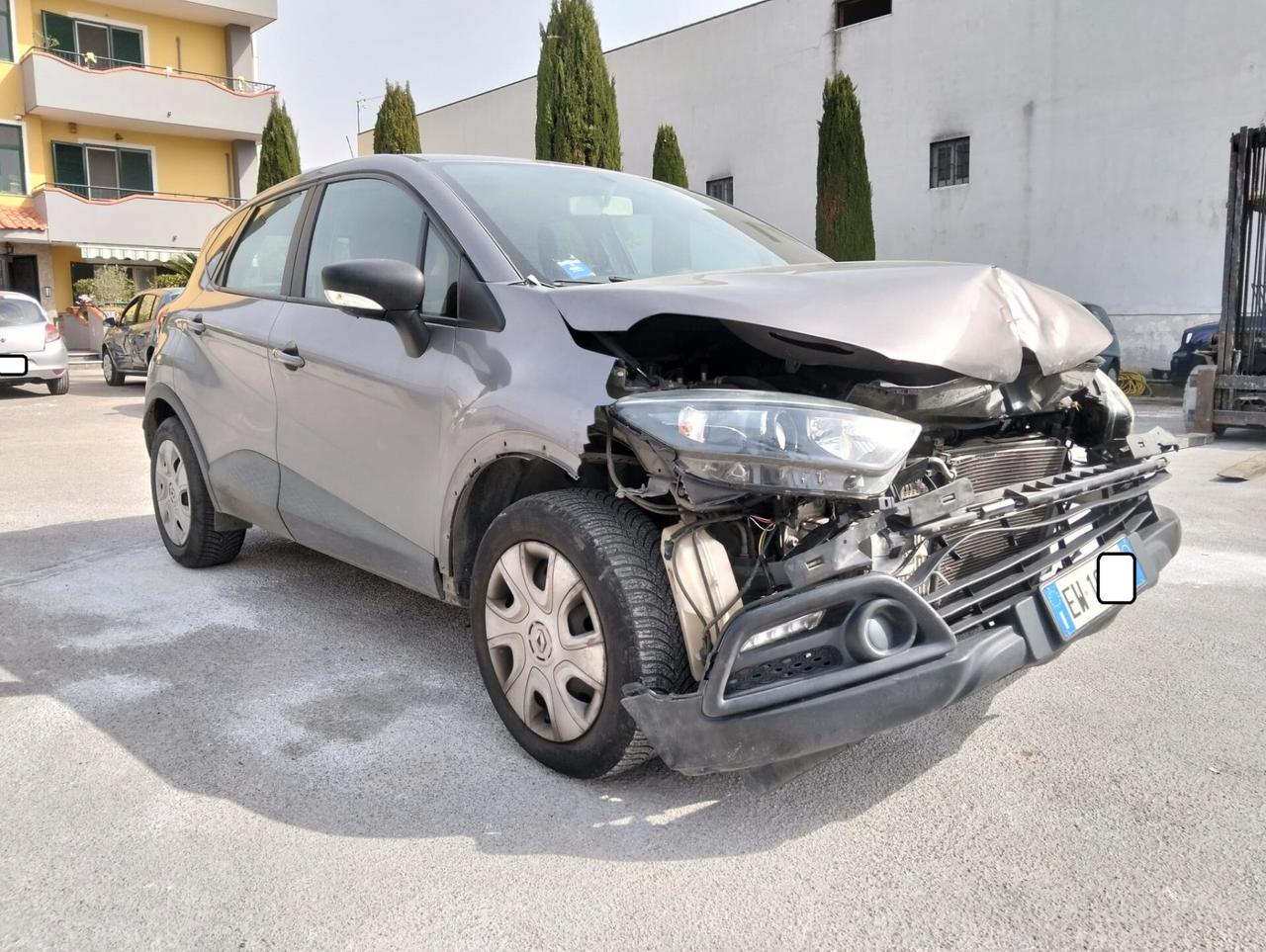 Renault Captur 1.5 dCi 90cv 2014 SINISTRATA