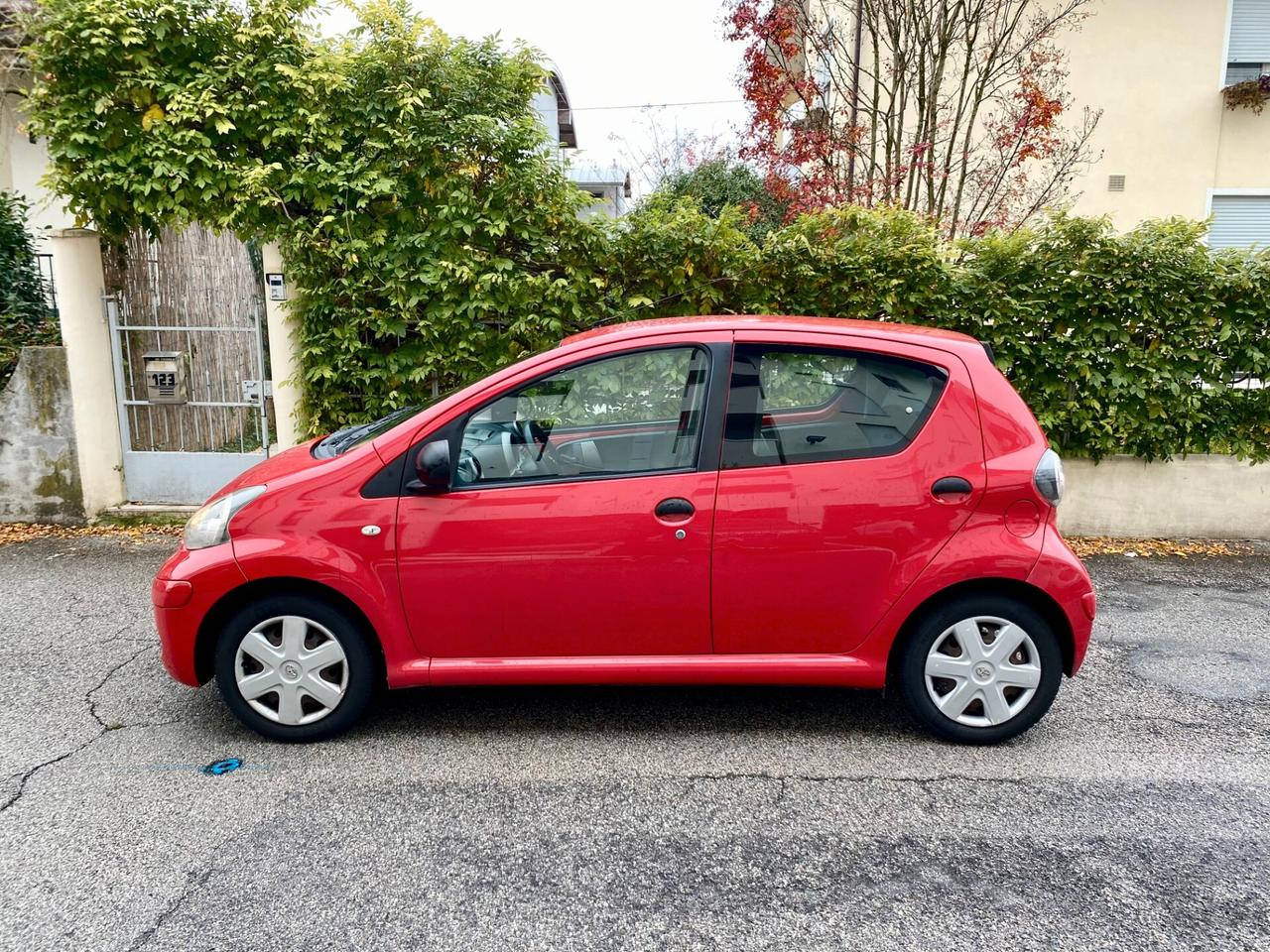 Toyota Aygo 5p 1.0 68cv Sol Red Edition UNICO PROPRIETARIO