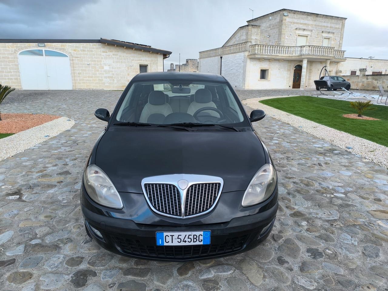 Lancia Ypsilon 1.2 perfetta km originali