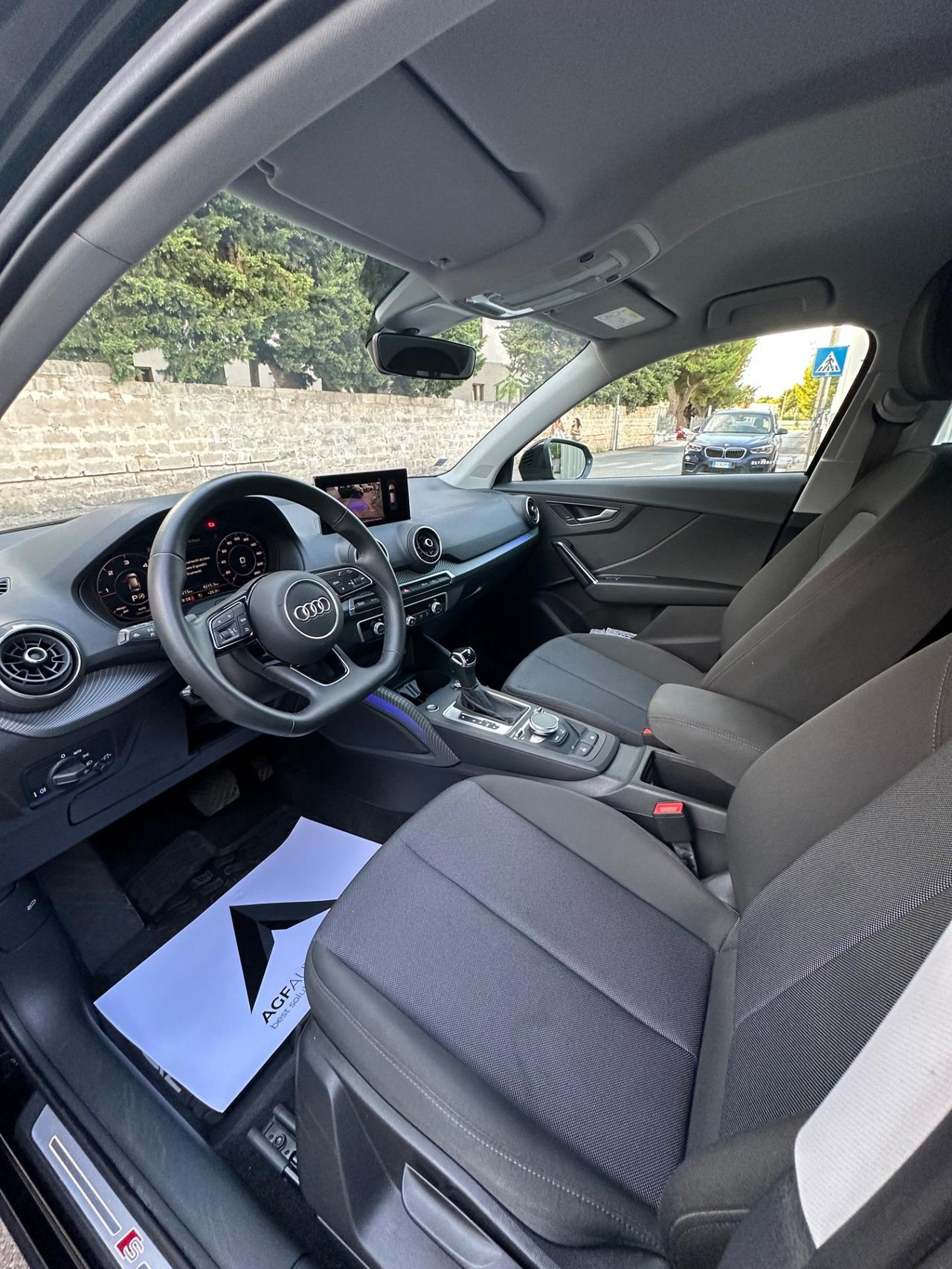 Audi Q2 30 TDI S tronic Identity Black