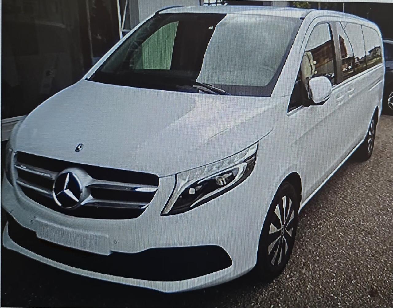 MERCEDES V 220d EXTRALONG SPORT 8 POSTI-iva esposta