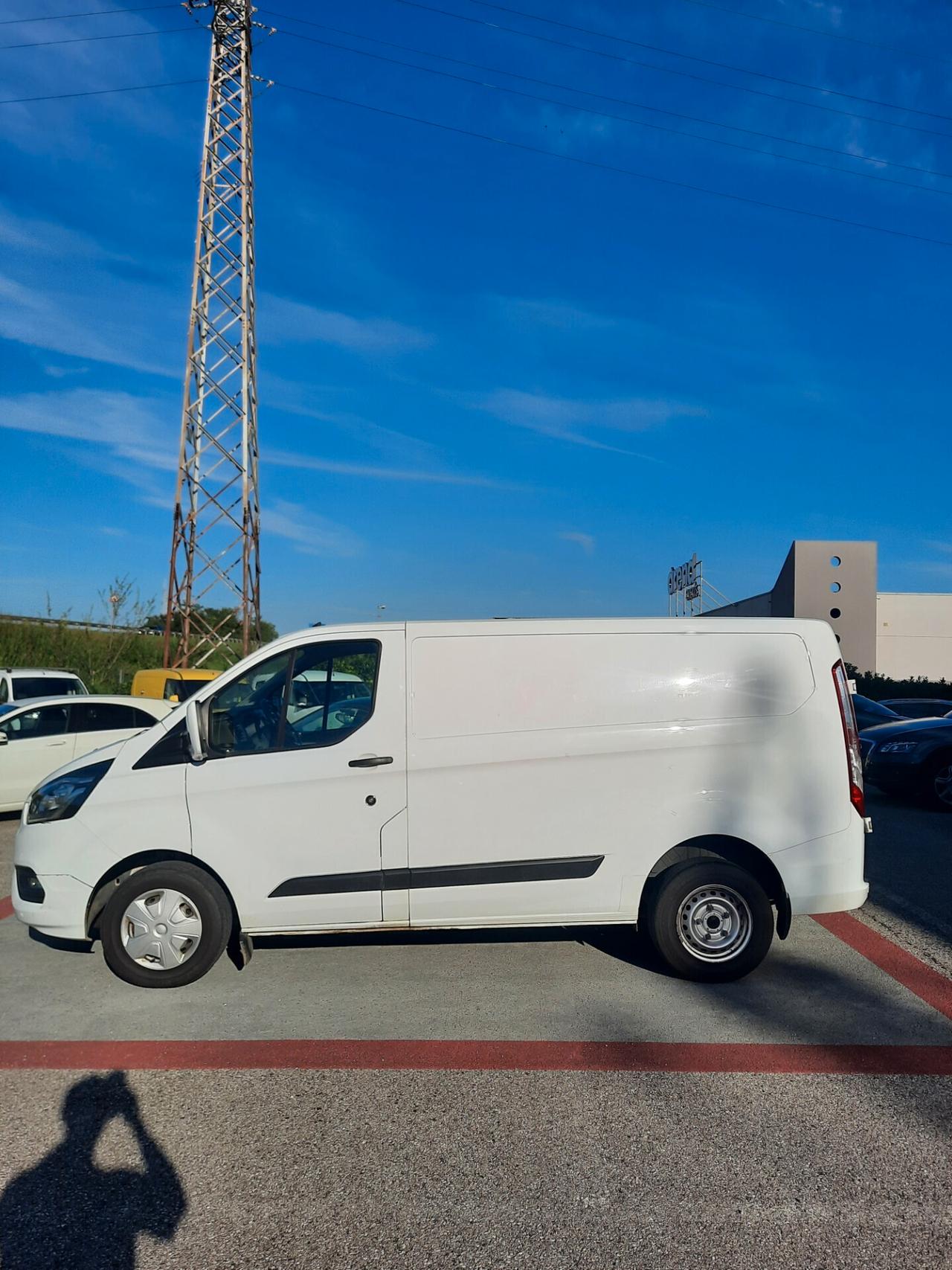 Ford Transit Custom 340 2.0 TDCi 130 PC PR.IVATO Titanium