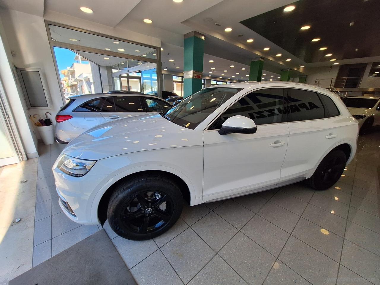 AUDI Q5 2.0 TDI quattro S tronic Business
