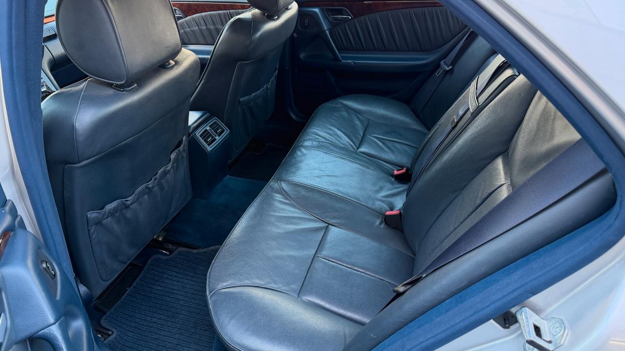 Mercedes-benz E 200 cat Elegance