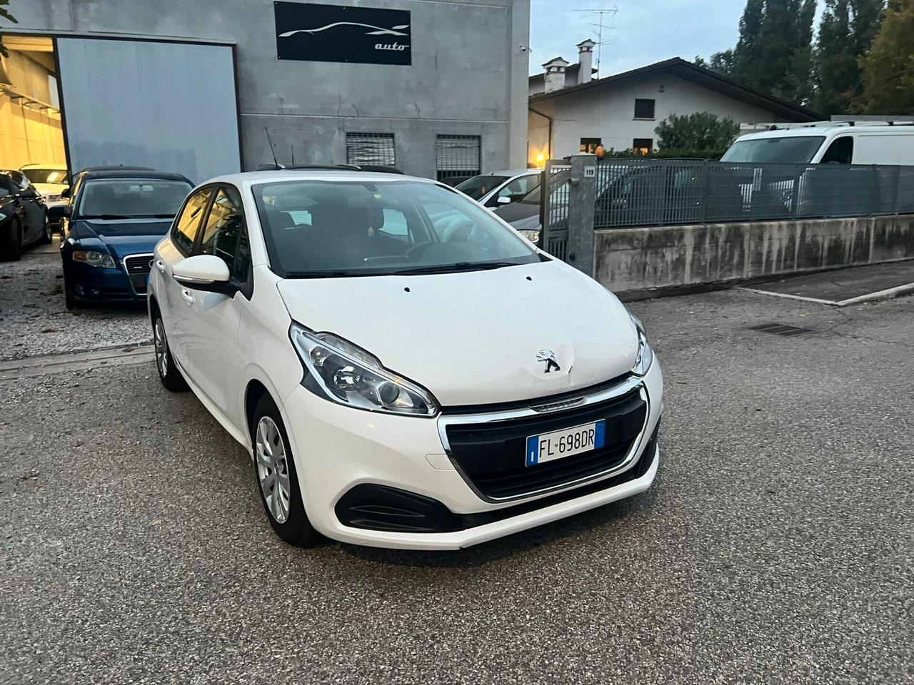 Peugeot 208 BlueHDi 75 S&S 5 porte Active Ok neopatentato