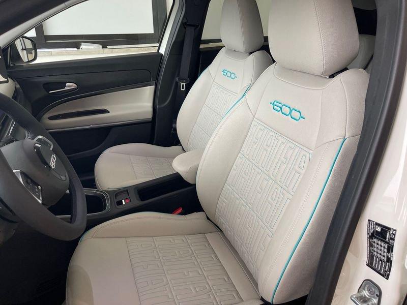 FIAT 600 1.2 Hybrid 100cv La Prima