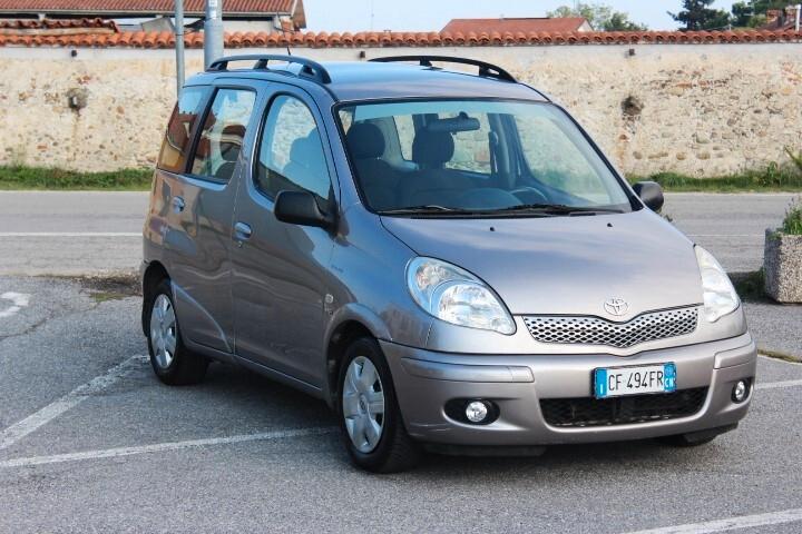 Toyota Yaris Verso 1.3i 16V cat Sol MULTISPAZIO BENZINA TUTTI I TAGLIANDI IN UFFICIALE UNICO UTILIZZATORE