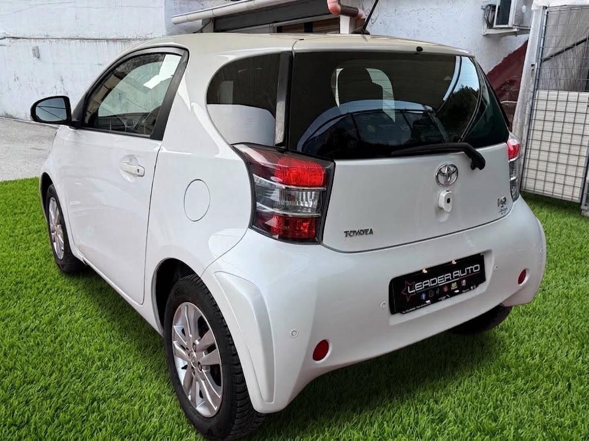 Toyota iQ 1.0 68 Cv Keyless - Cerchi in lega - Comandi
