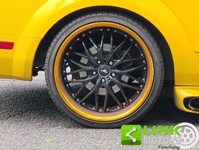 FORD Mustang 4.0 i V6 12V 212cv