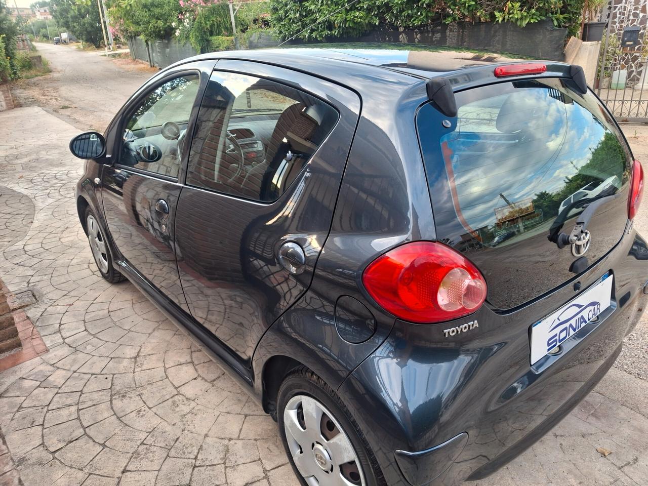 Toyota Aygo 1.0 12V VVT-i 5 porte Sol