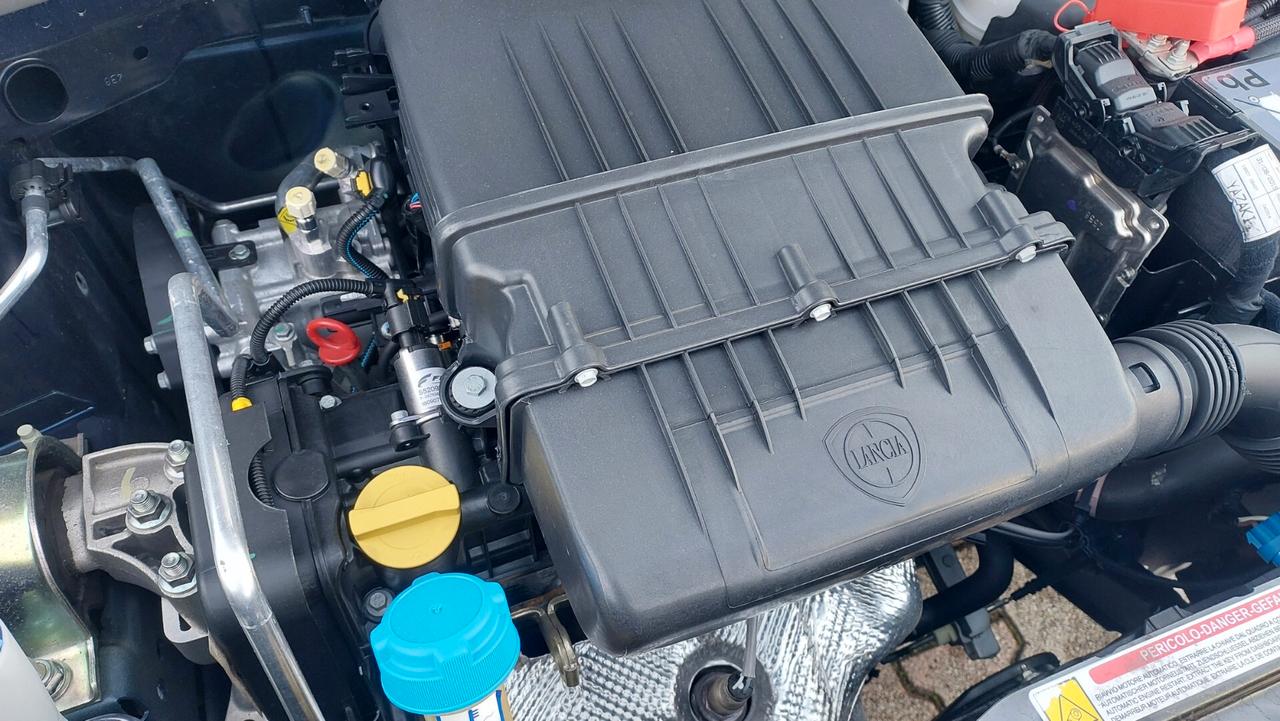 Lancia Ypsilon 1.2 69 CV 5 porte Elefantino Blu