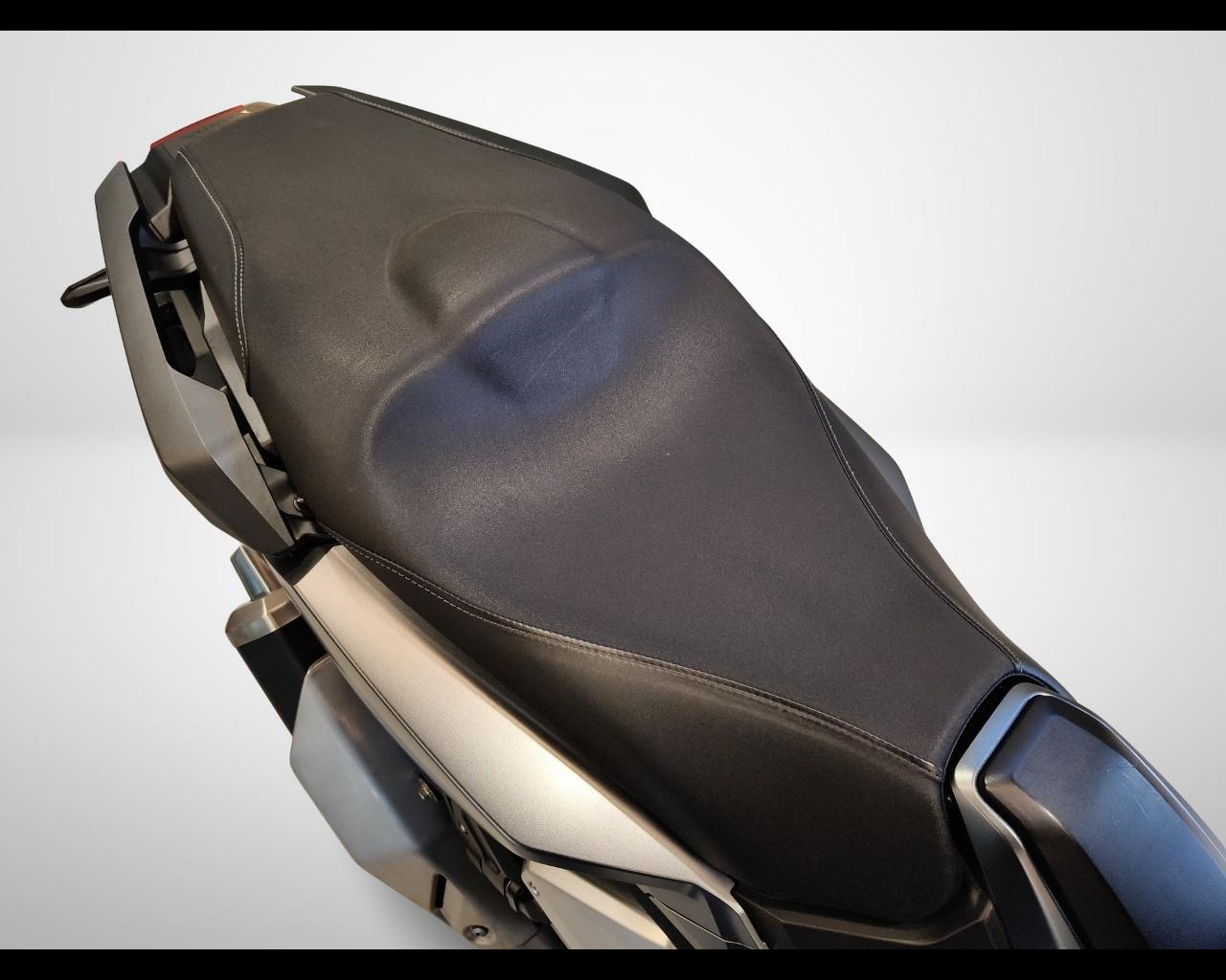 Honda X-ADV 750 - ABS DCT