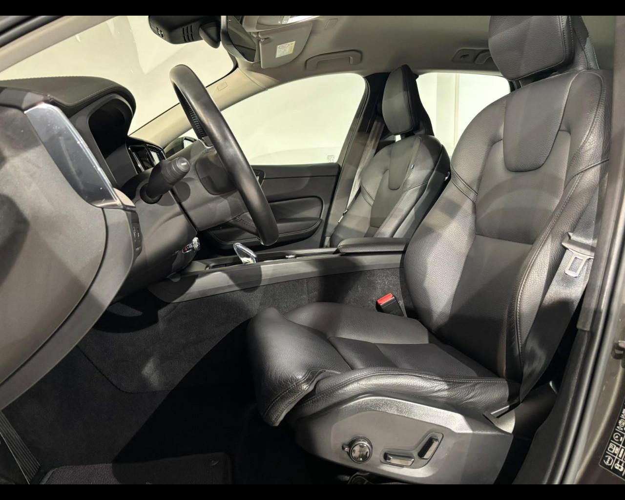 VOLVO XC60 B4 (d) INSCRIPTION AWD AUTO