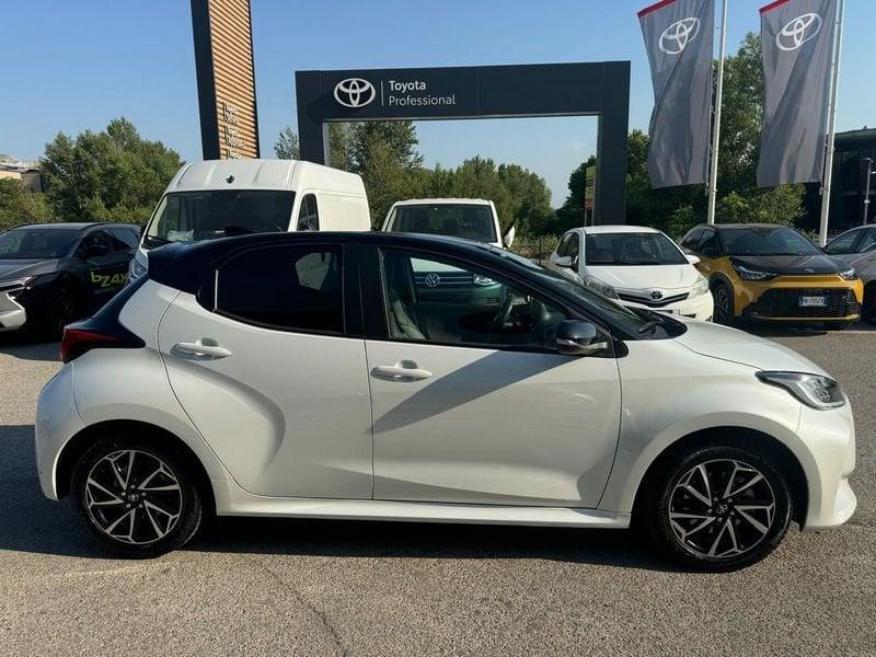 Toyota Yaris Hybrid Style MY22