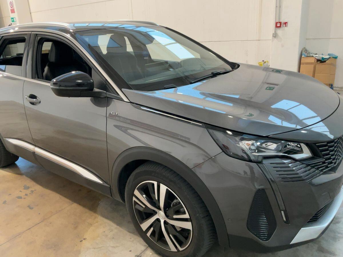 Peugeot 3008 1.5HDI FULLOPTIONAL NUOVA 2020