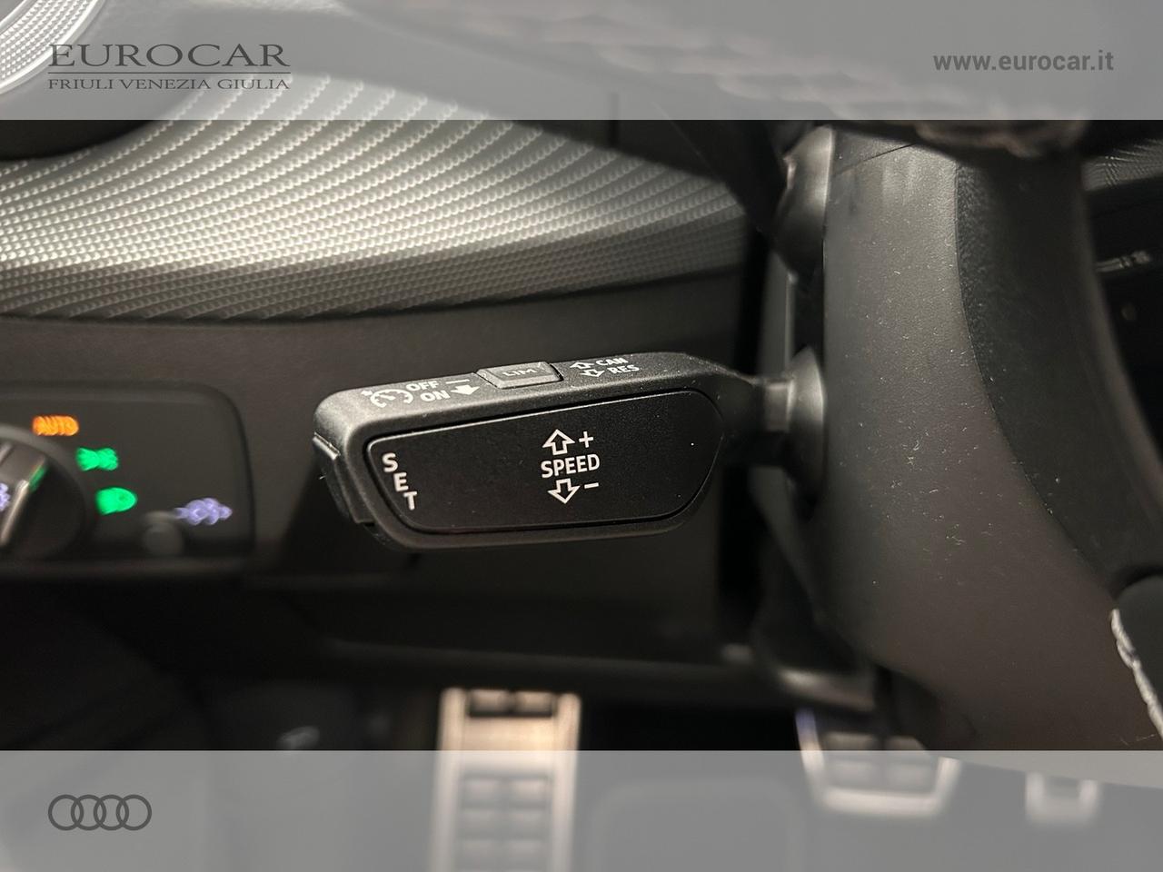 Audi Q2 35 1.5 tfsi identity black s-tronic