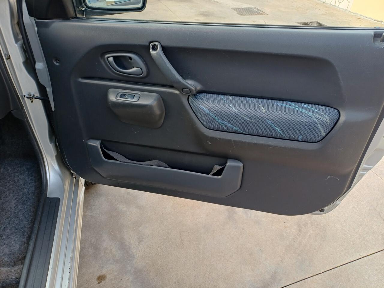 Suzuki Jimny 1.3i 16V cat 4WD JLX