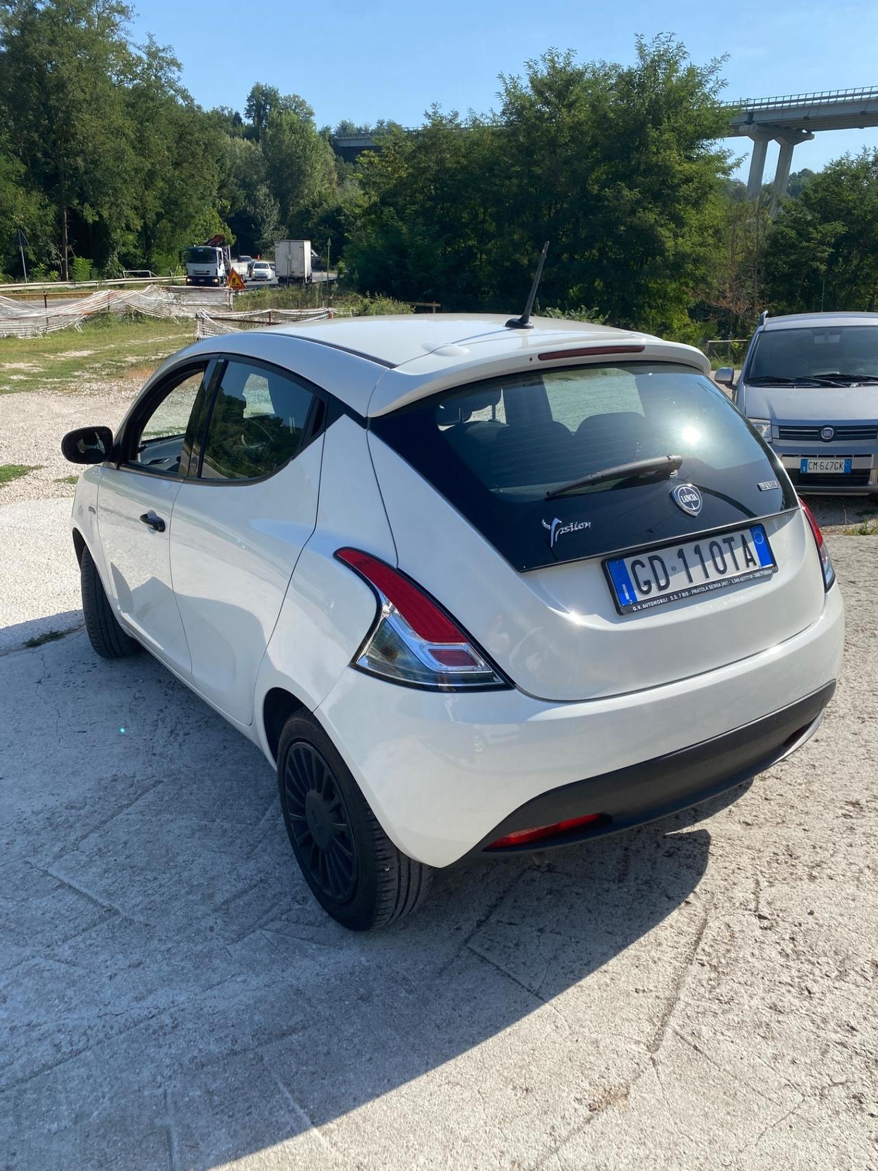 Lancia Ypsilon