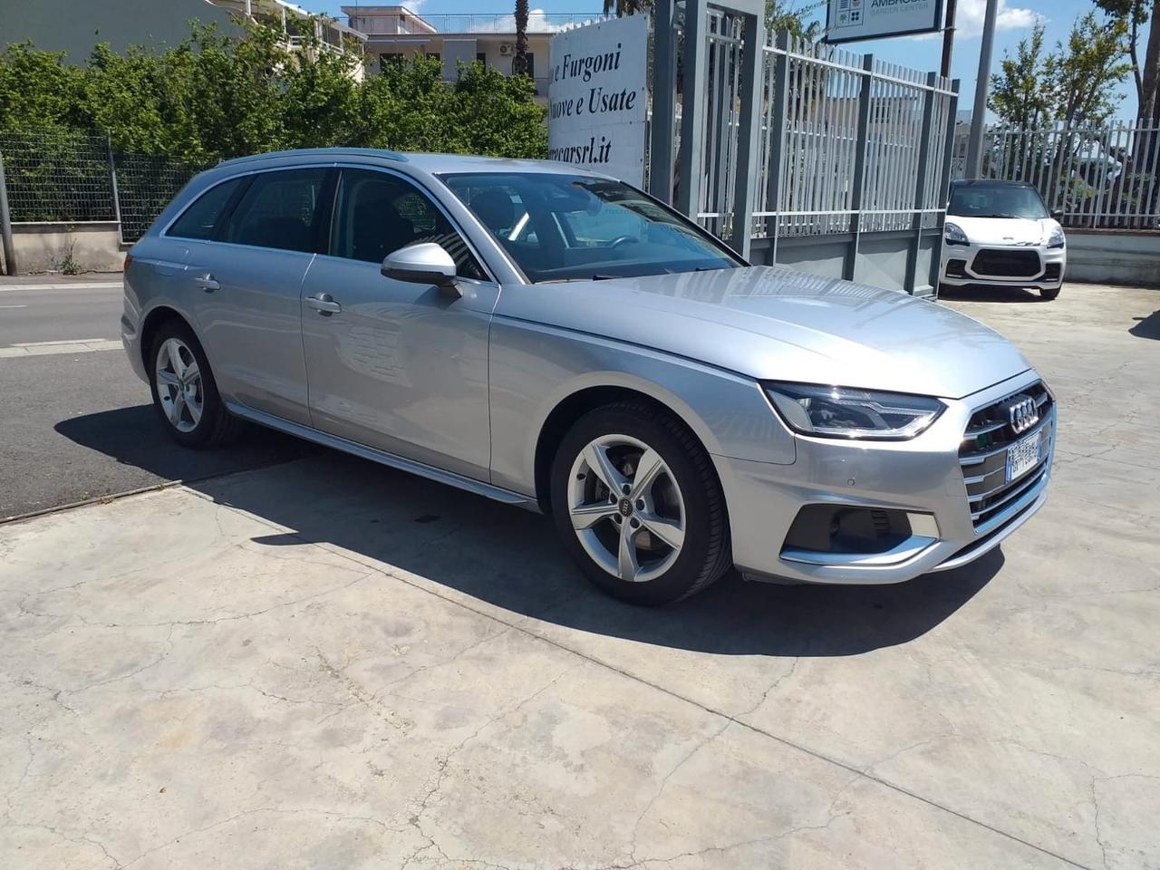 Audi A4 Avant 30 TDI/136 CV S tronic Business Advanced