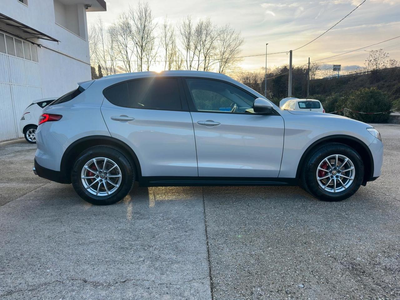 Alfa Romeo Stelvio 2.2 Turbodiesel 160 CV AT8 RWD Business