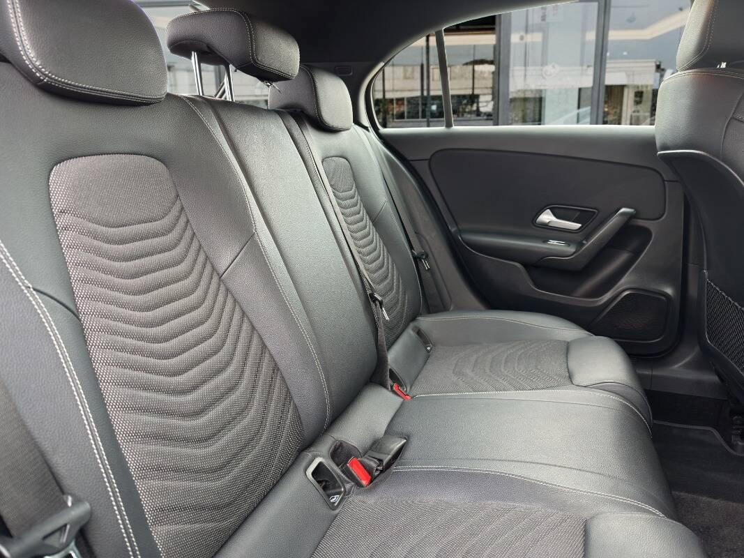 Mercedes Classe A 180 d Business AUTOMATICA con CarPlay