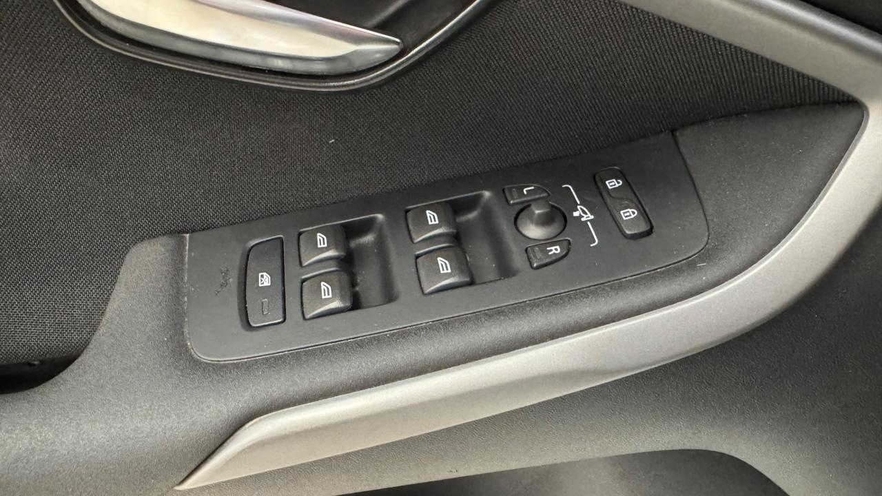 Volvo V40 D2 Momentum 2.0 120 Cv-2016